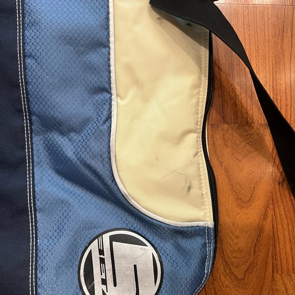 Atomic Ski Bag in Blue and Beige - Picture 4 of 7